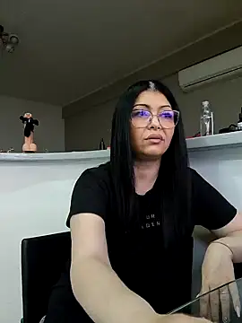 Snapshot of Milf_Abigail chatting on 02.10.25 Milf Abigail online show from 02.10.25