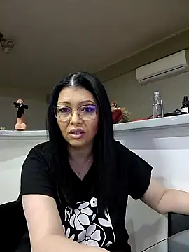 Snapshot of Milf_Abigail chatting on 02.11.25 Milf Abigail online show from 02.11.25