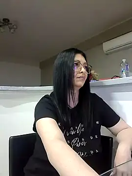 Snapshot of Milf_Abigail chatting on 02.17.25 Milf Abigail online show from 02.17.25