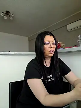 Snapshot of Milf_Abigail chatting on 02.19.25 Milf Abigail online show from 02.19.25