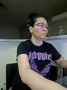 Snapshot of Milf_Abigail chatting on 02.20.25 Milf Abigail online show from 02.20.25