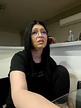 Snapshot of Milf_Abigail chatting on 02.23.25 Milf Abigail online show from 02.23.25