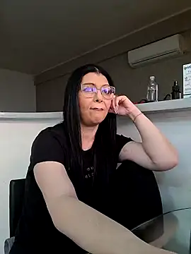 Snapshot of Milf_Abigail chatting on 02.23.25 Milf Abigail online show from 02.23.25