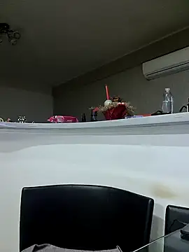 Snapshot of Milf_Abigail chatting on 02.27.25 Milf Abigail online show from 02.27.25