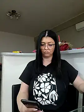 Snapshot of Milf_Abigail chatting on 03.01.25 Milf Abigail online show from 03.01.25