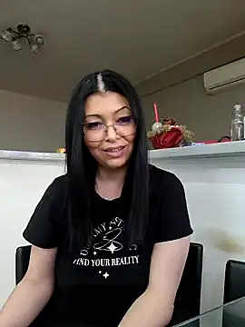 Snapshot of Milf_Abigail chatting on 03.02.25 Milf Abigail online show from 03.02.25