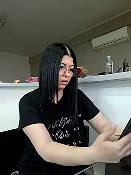 Snapshot of Milf_Abigail chatting on 03.03.25 Milf Abigail online show from 03.03.25