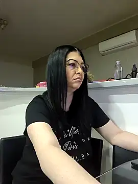 Snapshot of Milf_Abigail chatting on 03.05.25 Milf Abigail online show from 03.05.25
