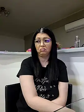 Snapshot of Milf_Abigail chatting on 03.06.25 Milf Abigail online show from 03.06.25