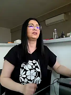 Snapshot of Milf_Abigail chatting on 03.11.25 Milf Abigail online show from 03.11.25