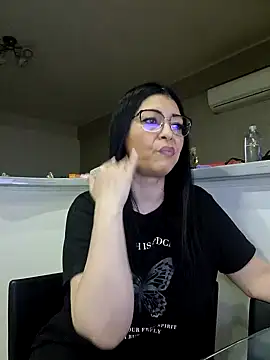 Snapshot of Milf_Abigail chatting on 03.14.25 Milf Abigail online show from 03.14.25