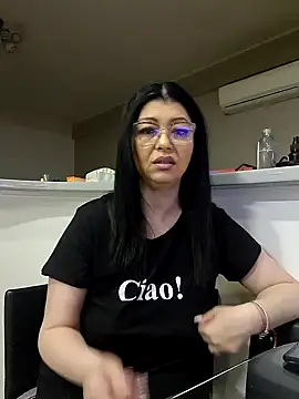Snapshot of Milf_Abigail chatting on 03.15.25 Milf Abigail online show from 03.15.25