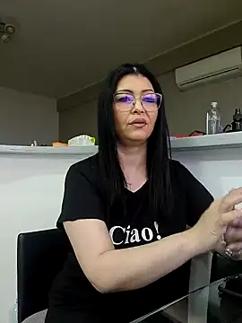 Snapshot of Milf_Abigail chatting on 03.15.25 Milf Abigail online show from 03.15.25