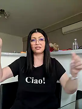 Snapshot of Milf_Abigail chatting on 03.15.25 Milf Abigail online show from 03.15.25
