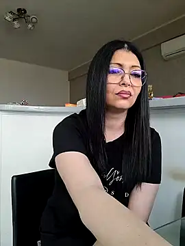 Snapshot of Milf_Abigail chatting on 03.16.25 Milf Abigail online show from 03.16.25