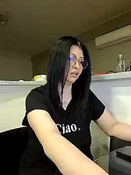 Snapshot of Milf_Abigail chatting on 03.22.25 Milf Abigail online show from 03.22.25