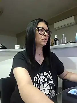Snapshot of Milf_Abigail chatting on 09.23.25 Milf Abigail online show from 09.23.25