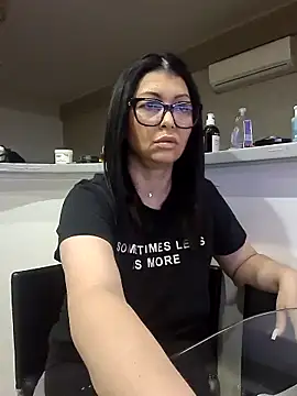 Snapshot of Milf_Abigail chatting on 09.26.25 Milf Abigail online show from 09.26.25