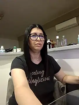 Snapshot of Milf_Abigail chatting on 10.09.25 Milf Abigail online show from 10.09.25