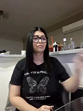 Snapshot of Milf_Abigail chatting on 10.10.25 Milf Abigail online show from 10.10.25