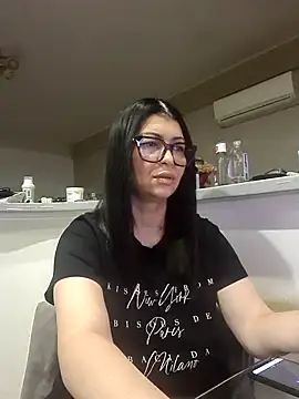 Snapshot of Milf_Abigail chatting on 10.14.25 Milf Abigail online show from 10.14.25