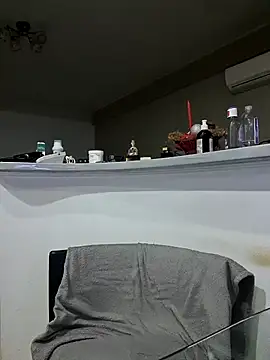 Snapshot of Milf_Abigail chatting on 10.17.25 Milf Abigail online show from 10.17.25
