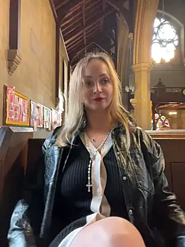 Snapshot of LadyTatiana_Madam chatting on 10.16.25 LadyTatiana Madam online show from 10.16.25