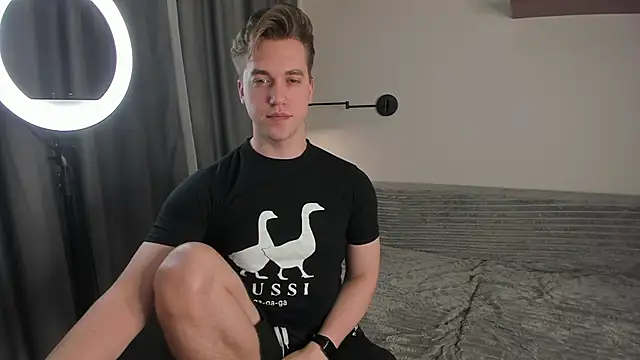 Snapshot of AustinButler chatting on 12.01.24 AustinButler online show from 12.01.24