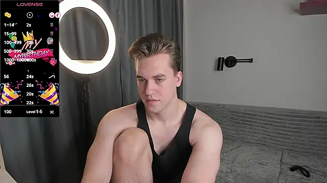 Snapshot of AustinButler chatting on 12.04.24 AustinButler online show from 12.04.24