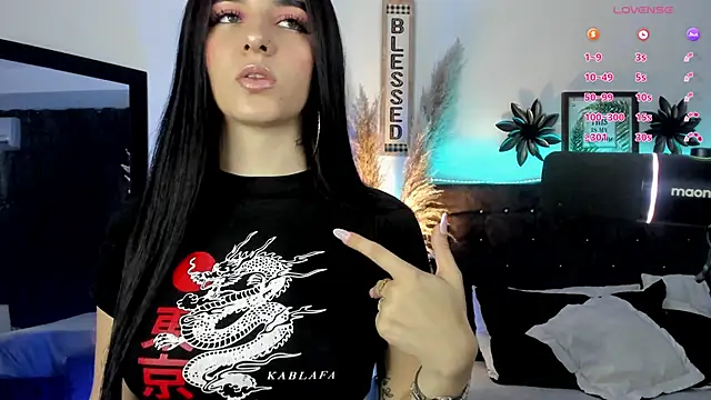 Snapshot of devlin_violett chatting on 02.26.25 devlin violett online show from 02.26.25