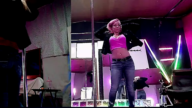 Snapshot of MadisonMarie chatting on 12.22.24 MadisonMarie online show from 12.22.24