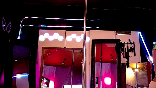 Snapshot of MadisonMarie chatting on 10.12.25 MadisonMarie online show from 10.12.25