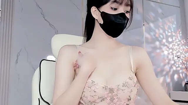 Snapshot of Luli-bae chatting on 02.07.25 Luli-bae online show from 02.07.25