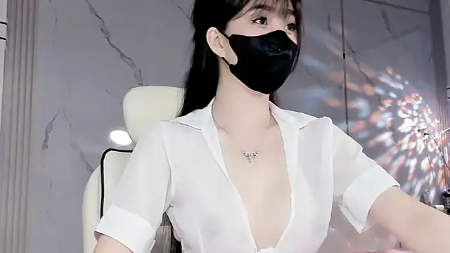 Snapshot of Luli-bae chatting on 03.13.25 Luli-bae online show from 03.13.25