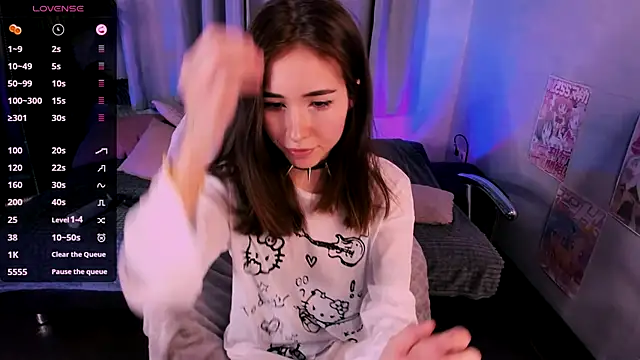 Snapshot of ashleyro1 chatting on 11.04.25 ashleyro1 online show from 11.04.25