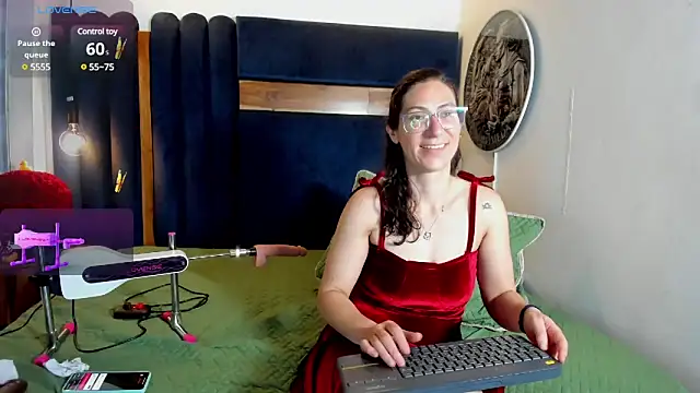 Snapshot of Andromeda-jade chatting on 12.08.24 Andromeda-jade online show from 12.08.24