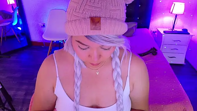 Snapshot of Cuckold_lover69 chatting on 02.22.25 Cuckold lover69 online show from 02.22.25