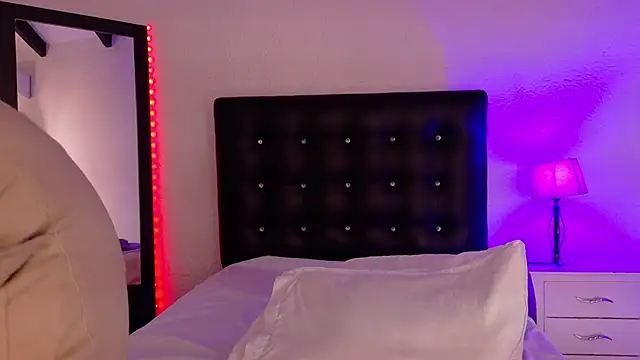 Snapshot of Cuckold_lover69 chatting on 09.21.25 Cuckold lover69 online show from 09.21.25