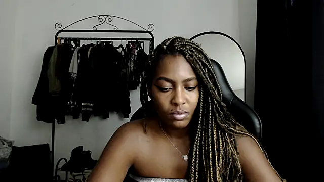 Snapshot of marisilva_br chatting on 01.10.25 marisilva br online show from 01.10.25
