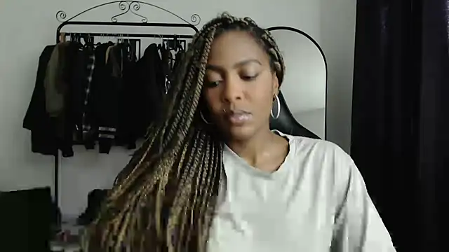 Snapshot of marisilva_br chatting on 01.12.25 marisilva br online show from 01.12.25
