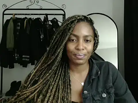 Snapshot of marisilva_br chatting on 01.14.25 marisilva br online show from 01.14.25
