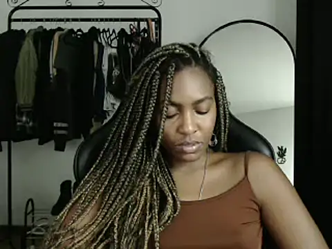 Snapshot of marisilva_br chatting on 01.22.25 marisilva br online show from 01.22.25