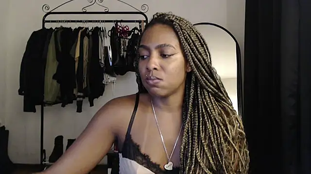 Snapshot of marisilva_br chatting on 02.06.25 marisilva br online show from 02.06.25