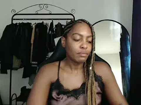 Snapshot of marisilva_br chatting on 02.24.25 marisilva br online show from 02.24.25