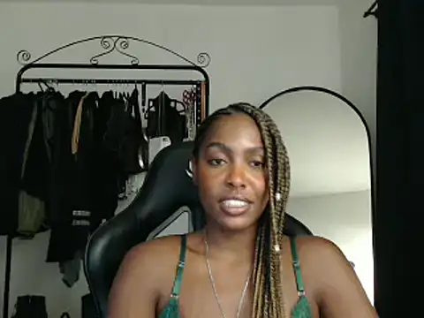 Snapshot of marisilva_br chatting on 02.26.25 marisilva br online show from 02.26.25