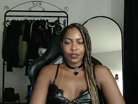 Snapshot of marisilva_br chatting on 03.10.25 marisilva br online show from 03.10.25