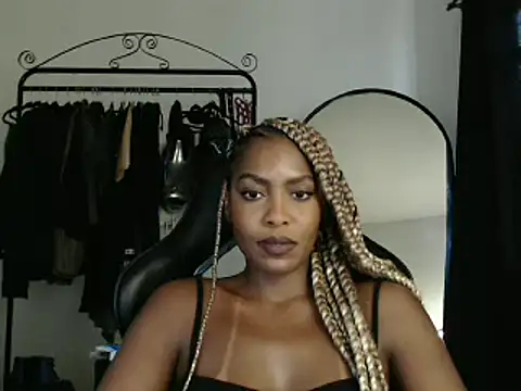Snapshot of marisilva_br chatting on 03.18.25 marisilva br online show from 03.18.25
