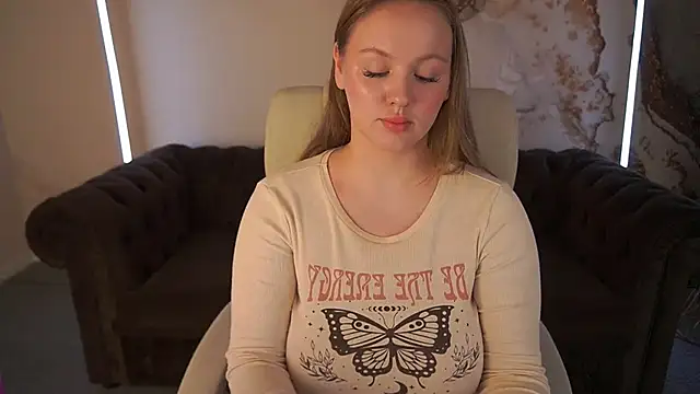 Snapshot of LylaYeess chatting on 12.06.24 LylaYeess online show from 12.06.24