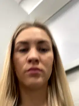 Snapshot of DreamGirl-777 chatting on 12.06.24 DreamGirl-777 online show from 12.06.24