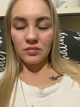 Snapshot of DreamGirl-777 chatting on 12.06.24 DreamGirl-777 online show from 12.06.24